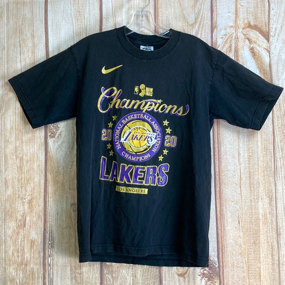 ➡️2020 Los Angeles Lakers Champions Tee #23 James Size Medium - Picture 1 of 10